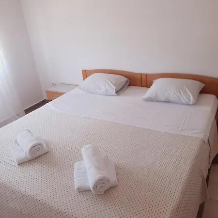 Apartment Marovito