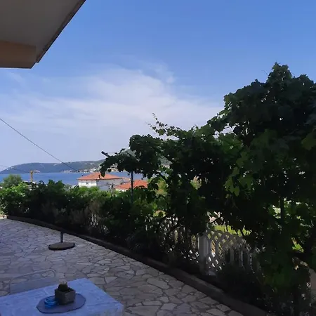 Apartment Marovito