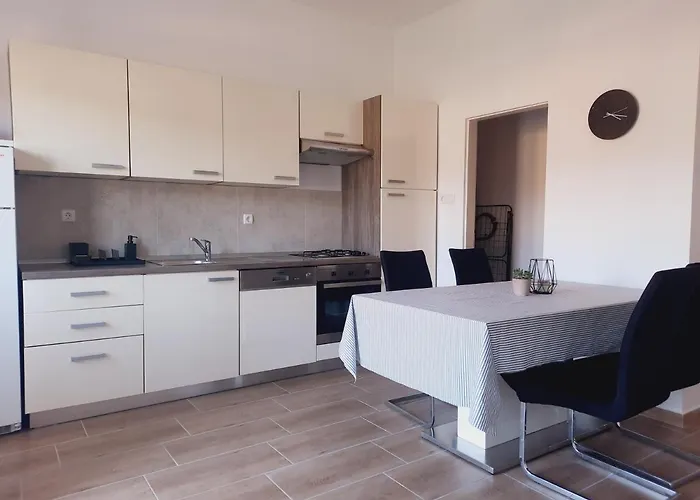 Marovito Appartamento Supetarska Draga